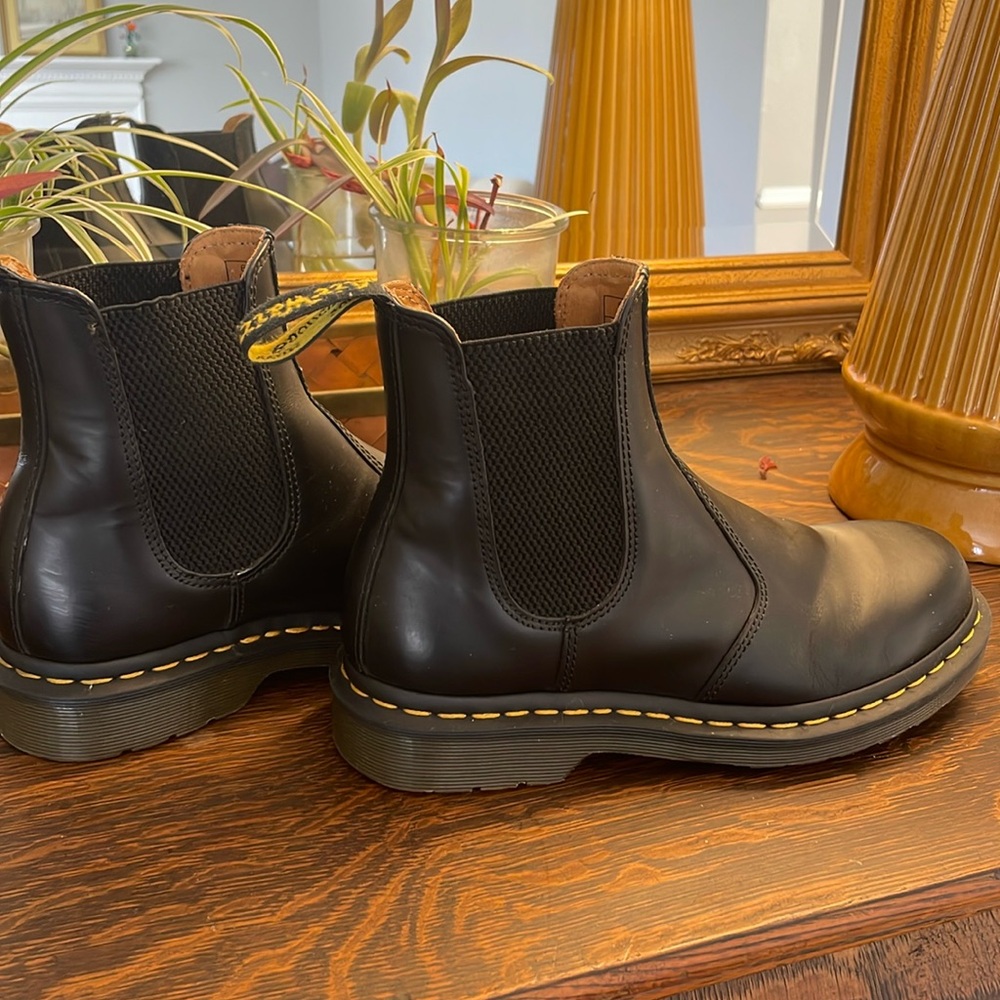 Dr. Martens Air Wair 2976 Chelsea Boots